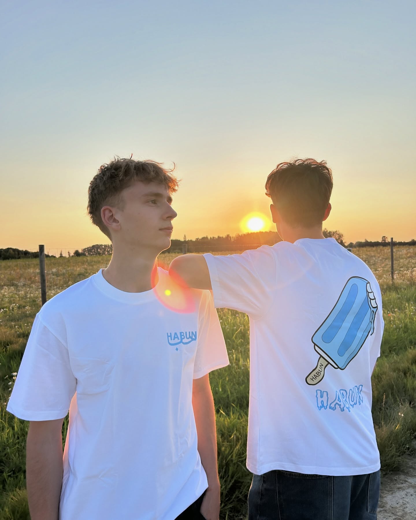 WHITE T-SHIRT WITH ICE CREAM